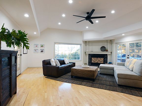 2nd image of 24712 Ridge Top Ct