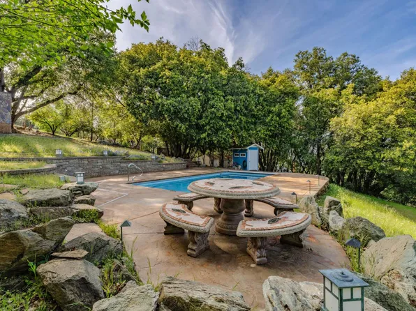 14010 Toma Ln, Pine Grove, CA 95665