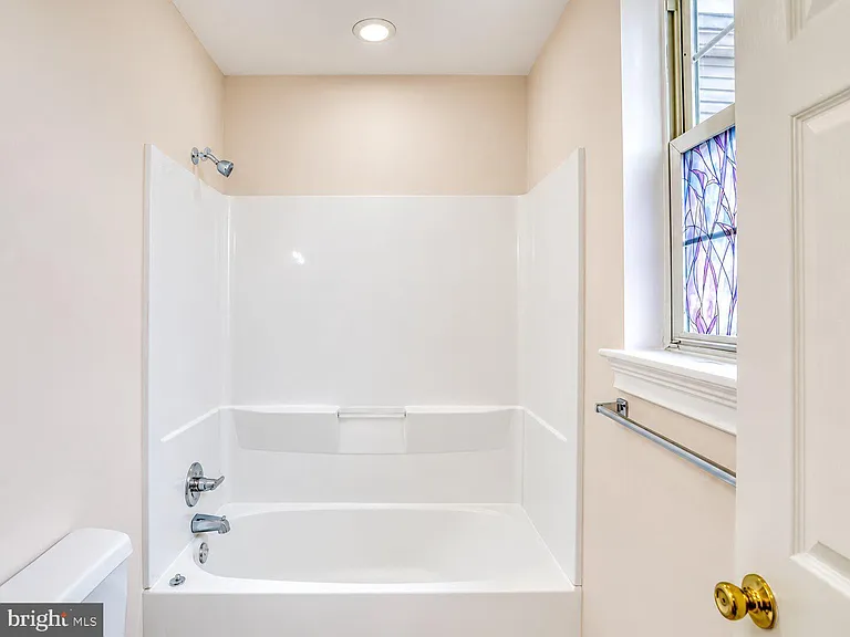 2542 W Girard Ave #2 — Photo 17