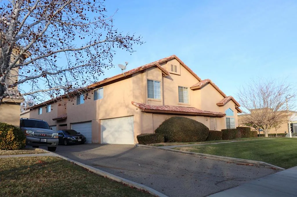 1647 Orchid Lane, Lancaster, CA 93535 — Photo 2