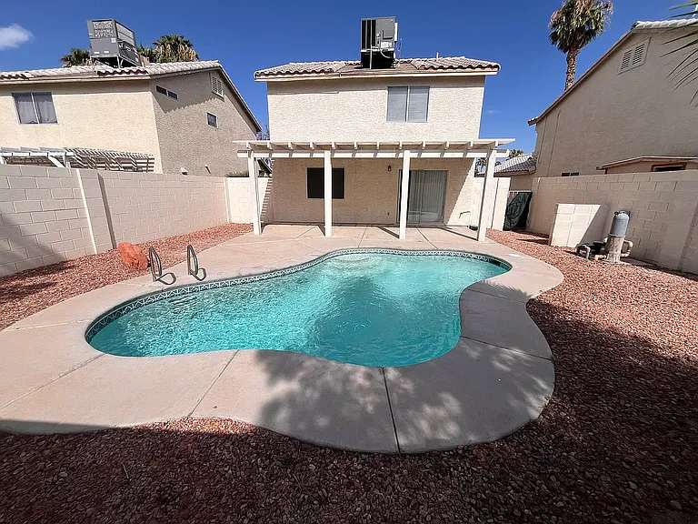 6109 Crockery St — Photo 2