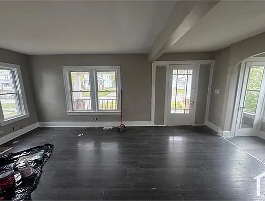 930 W 18th St — Photo 11