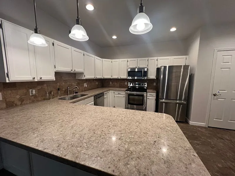 3 bed, 1224 sqft, $569 — Photo 3