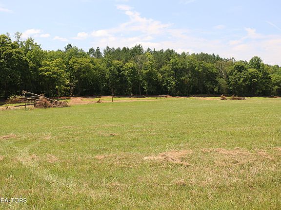 4th image of 15 County Road 461