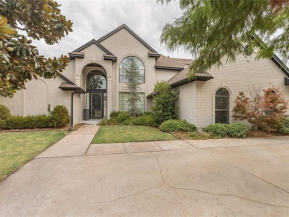 2nd image of 916 Gleneagles Dr