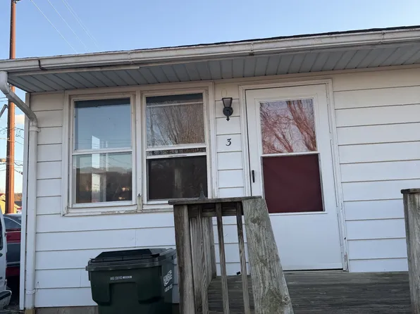 22062 Sunset Dr #3, Newcomerstown, OH 43832
