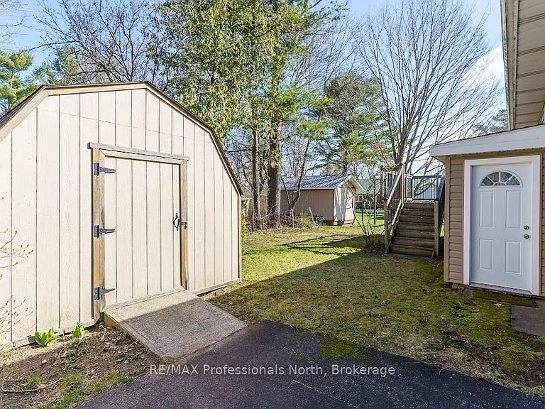 140 Elder St — Photo 26