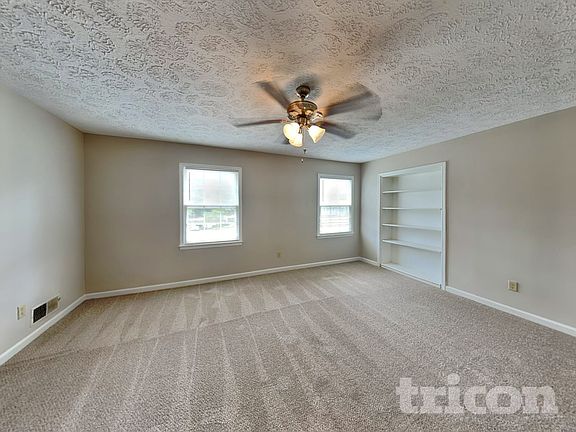 2nd image of 414 Breezy Dr SW