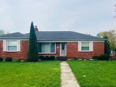 1111 N Brys Dr, Grosse Pointe Woods, MI, 48236