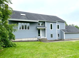 7 Thistle Meadow Ln, Branford, CT 06405