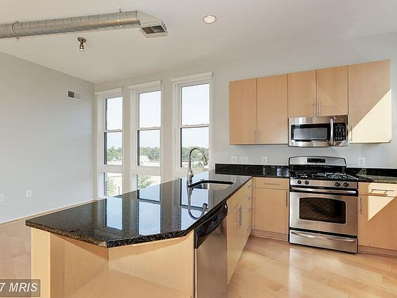 5th image of 3800 Lee Hwy Unit 401
