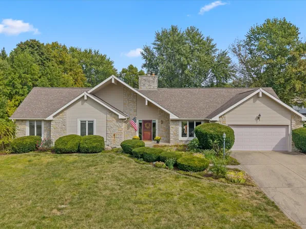 13233 Hazelwood Dr, Carmel, IN 46033