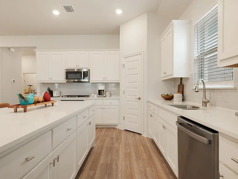 3932 Pine Cone Way — Photo 8