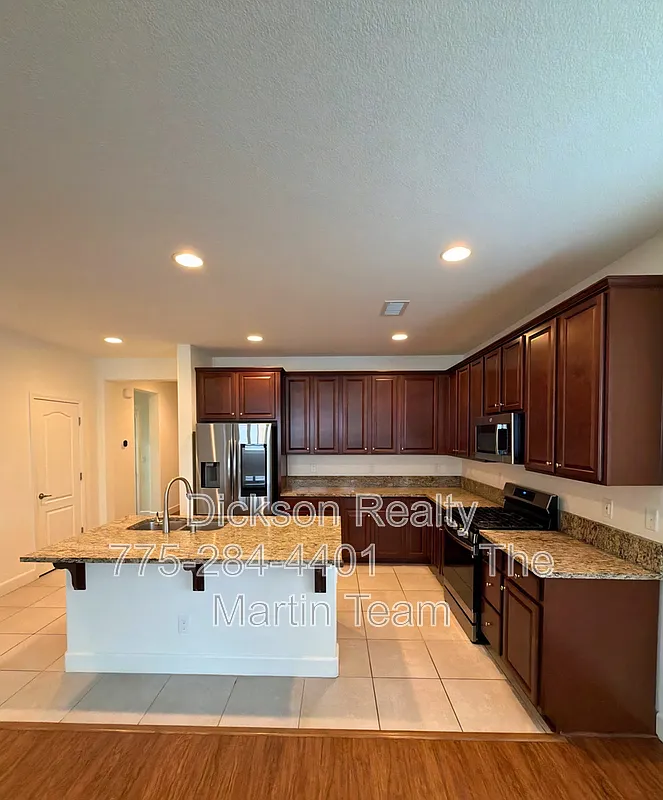 3 bed, 2.0 bath, 1719 sqft, $2,898 — Photo 4