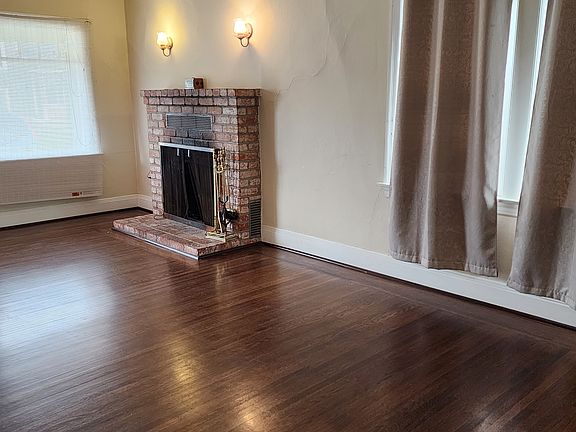 3rd image of 3627 Suter St