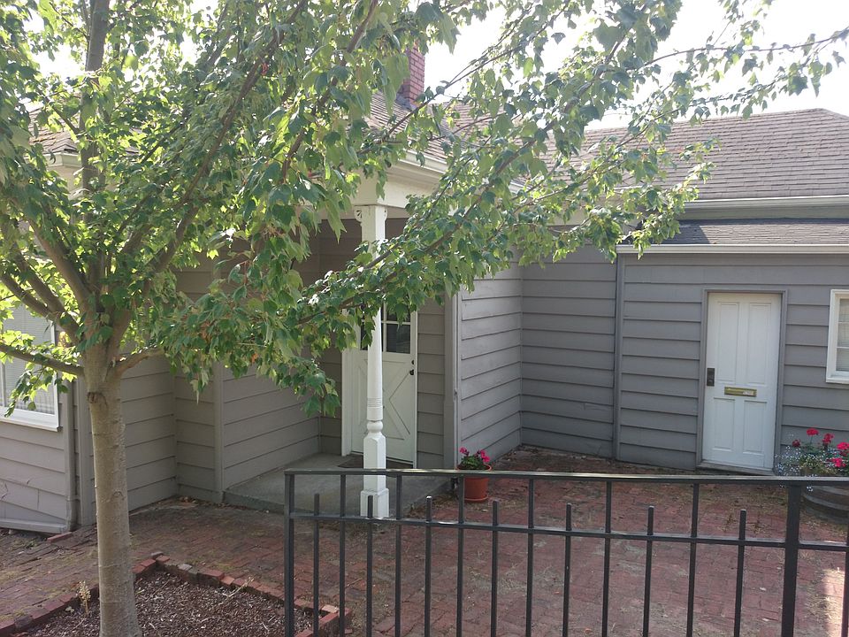 1st image of 215 Highland Dr