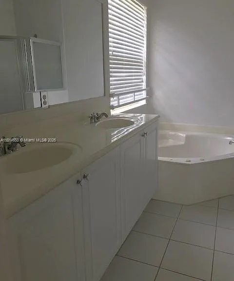 2635 SW 84th Ter — Photo 6