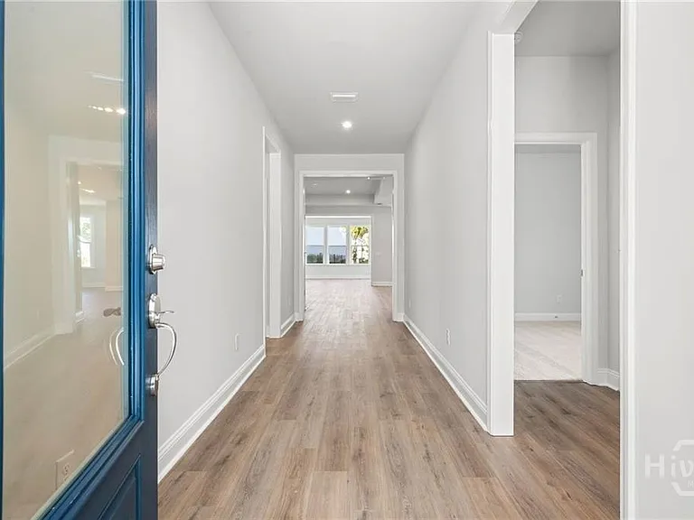 469 Monterey Loop — Photo 4