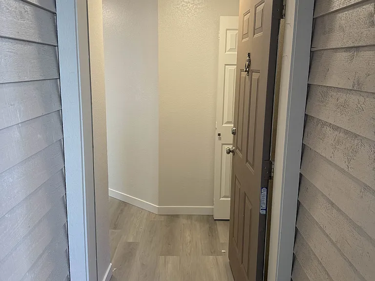 4054 NE 55th St #104 — Photo 14