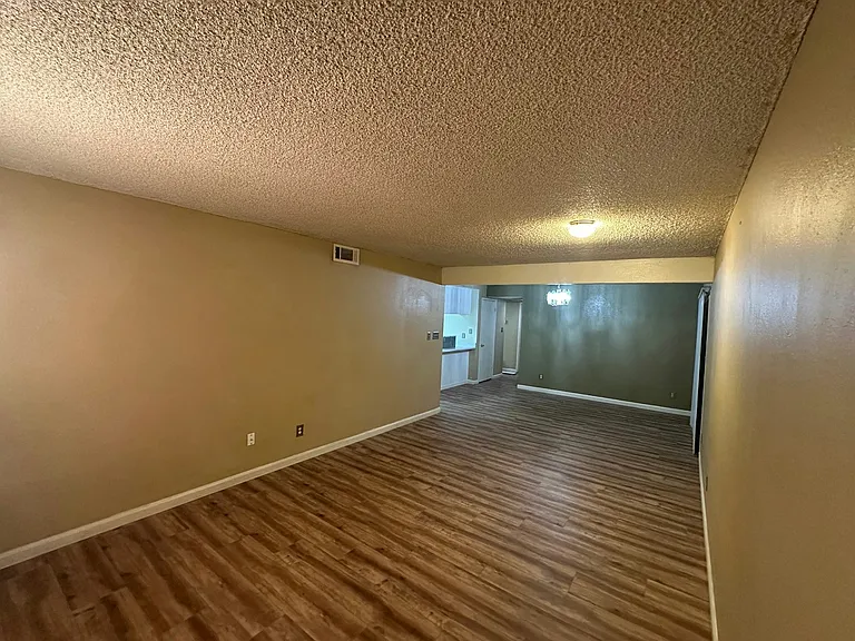 7049 Peachtree Ave — Photo 10