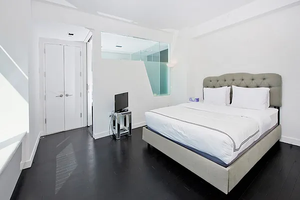 Rented by Keller Williams NYC | media 33