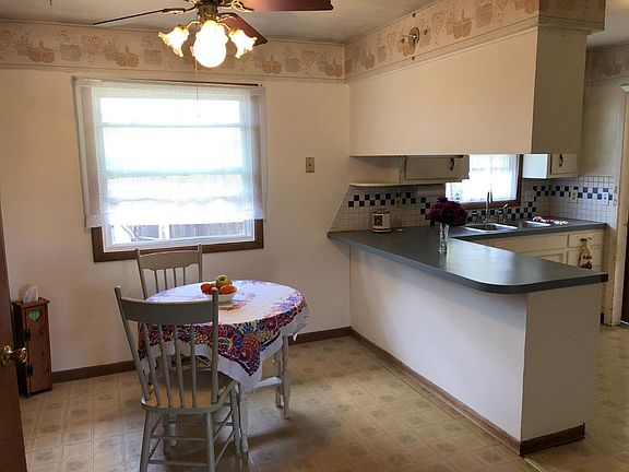 3rd image of 2203 Downing Ave