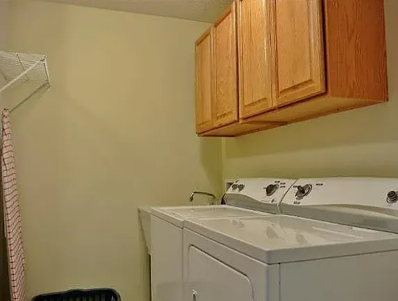 1554 Independence Dr — Photo 6