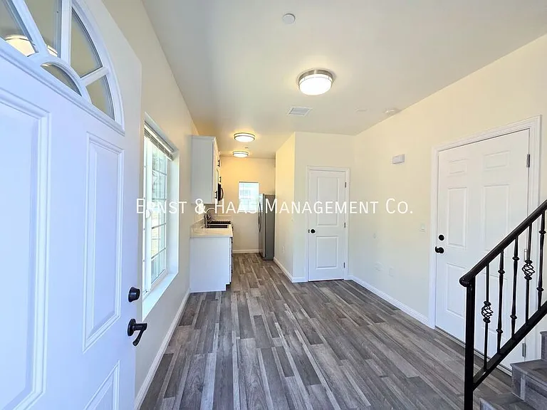4169 Country Club Dr — Photo 2