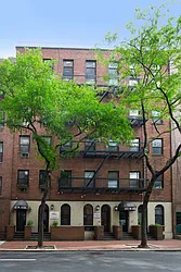455 West 43rd Street in Hell&#39;s Kitchen