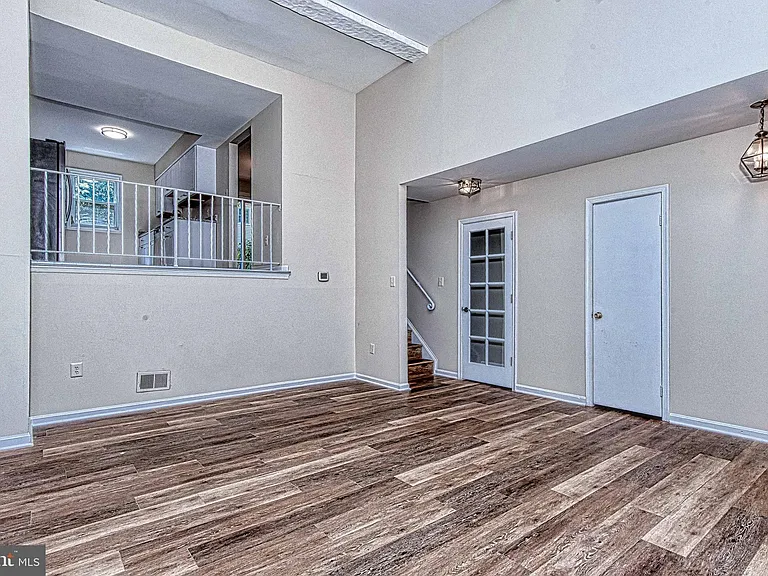 8467 Ivy Glen Ct — Photo 2