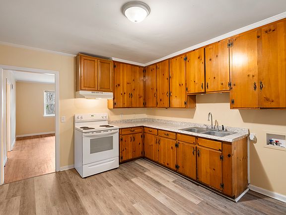 2nd image of 2211 Morehead Ave APT 03