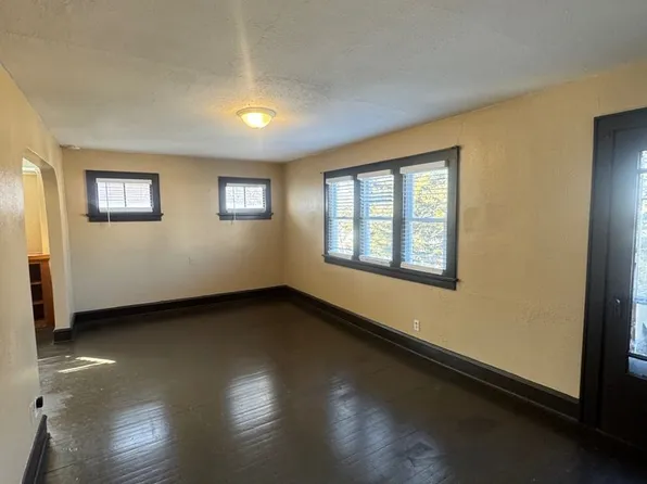 3232 N 6th St, Milwaukee, WI 53212