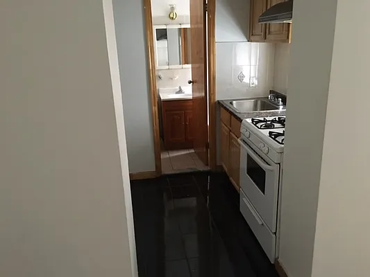 Rented by Moses Stoller, LREB | media 5