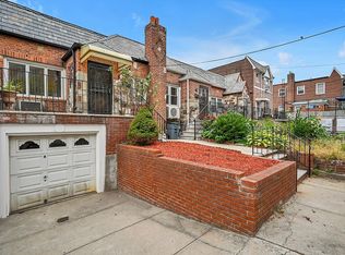 31-16 48th St, Astoria, NY 11103