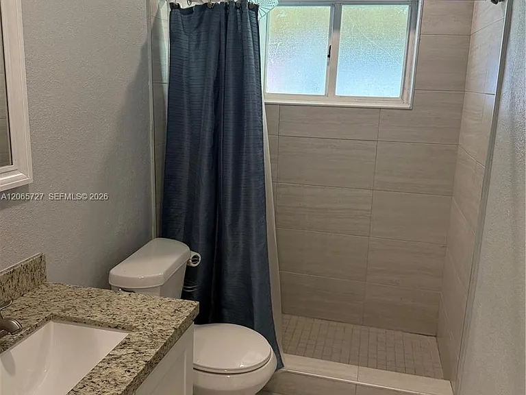 8270 SW 12th Ter — Photo 4
