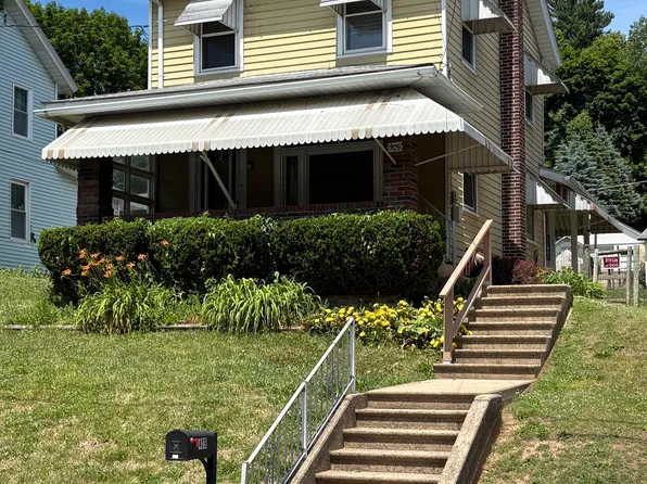 409 Centre St, Palmerton, PA 18071