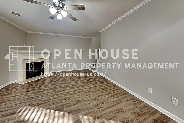 4 bed, 2.5 bath, 2003 sqft, $2,425 — Photo 3