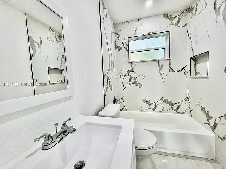 917 NW 103rd St #917 — Photo 15