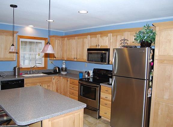 2nd image of 85 Wisteria Dr #0