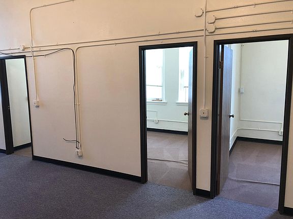 5th image of 309 S 9th St APT 11