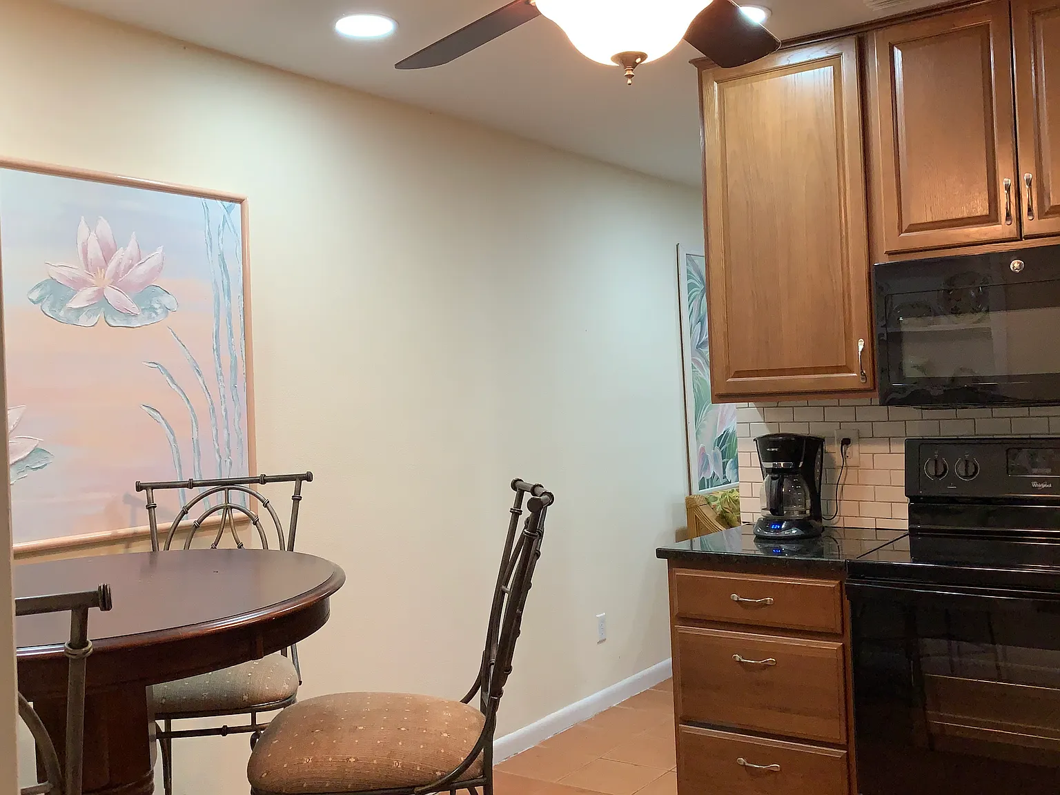 2 bed, 950 sqft, $1,398 — Photo 2