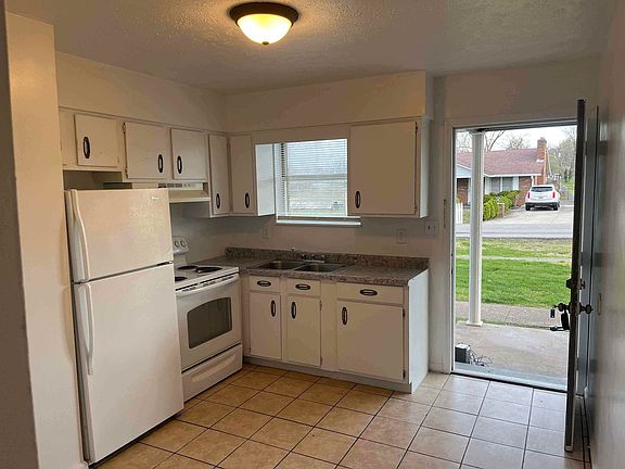 3rd image of 630 Seminole Rd #5