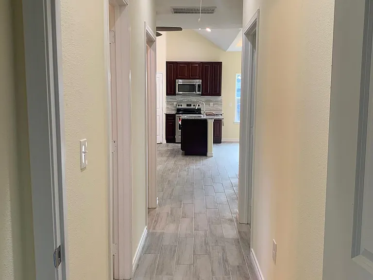 16882 W Lynbrook — Photo 10