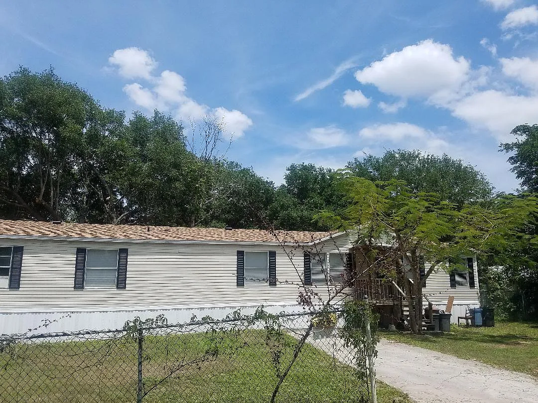 1 bed, 450 sqft, $1,300 — Photo 1