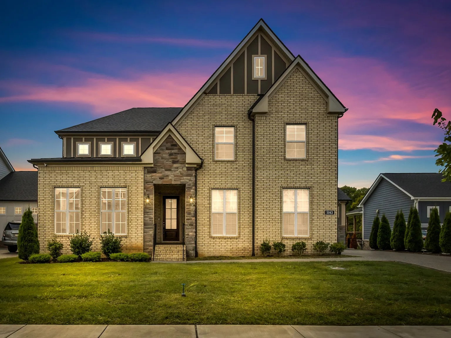 5 bed, 4.5 bath, 4174 sqft, $6,500 — Photo 3