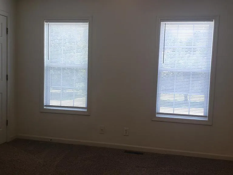 235 State Line Rd — Photo 17