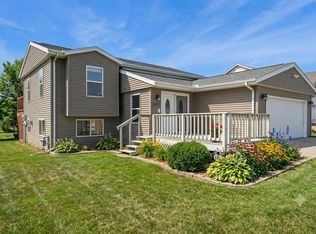 2803 Sportsmans Dr, Milford, IA 51351