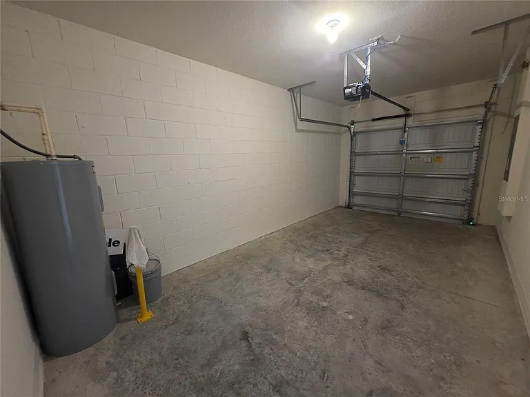 1215 Draintree St — Photo 14