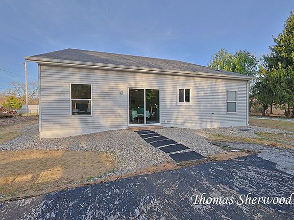 4th image of 12315 Podunk Rd NE