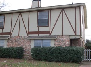 2812 S Fielder Rd, Arlington, TX 76015